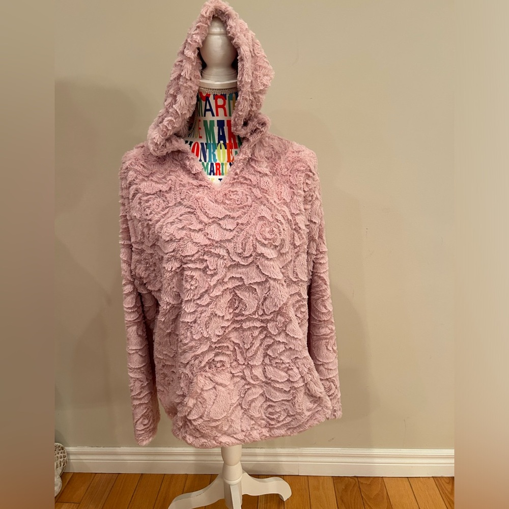 Fair Haven pale pink hoodie. Gorgeous floral pattern within the material. Size L
